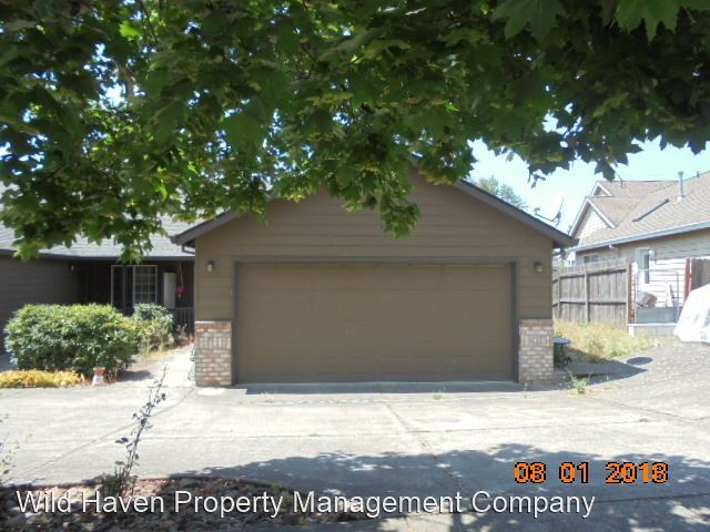 Primary Photo - 3 br, 2 bath House - 565 NW Meadows Dr.