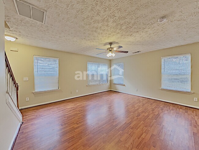 Building Photo - 112 Ilex Drive