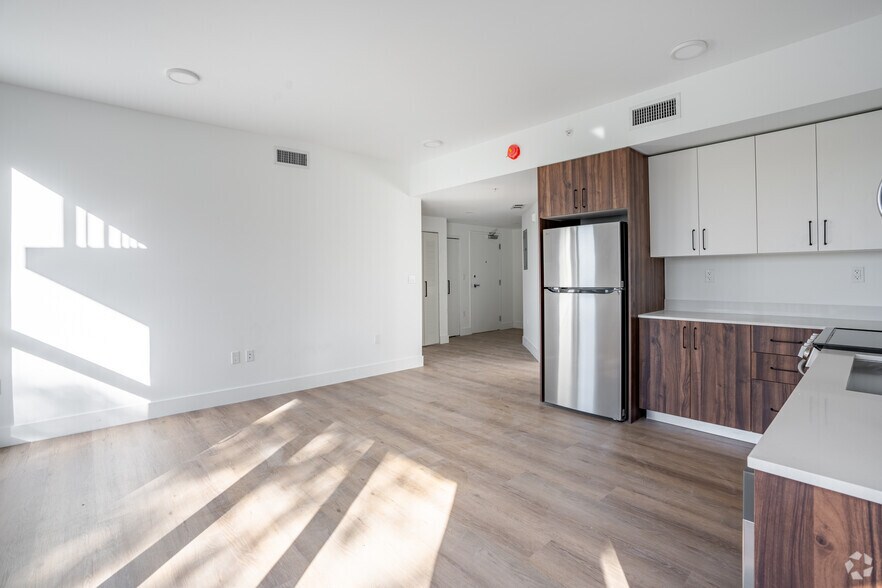 Aventura Quattro - 2479 Northeast 192 Street Miami, FL 33180