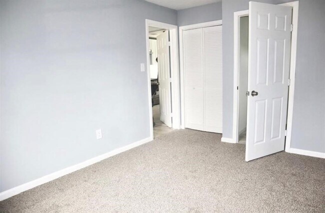 Foto del edificio - 5122 Higgins St