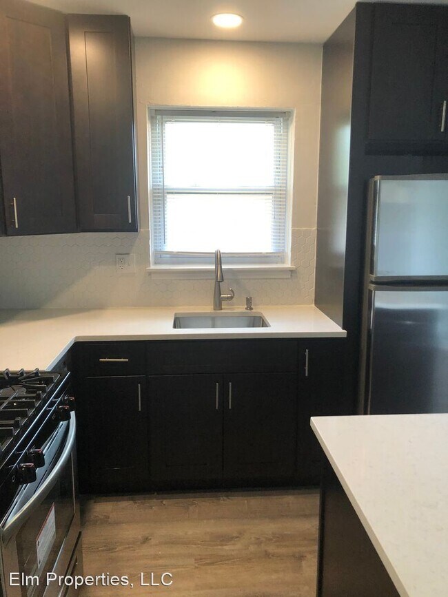 Building Photo - 2425 N 79th Ave