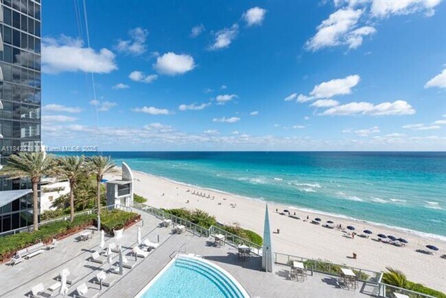 Building Photo - 17121 Collins Ave