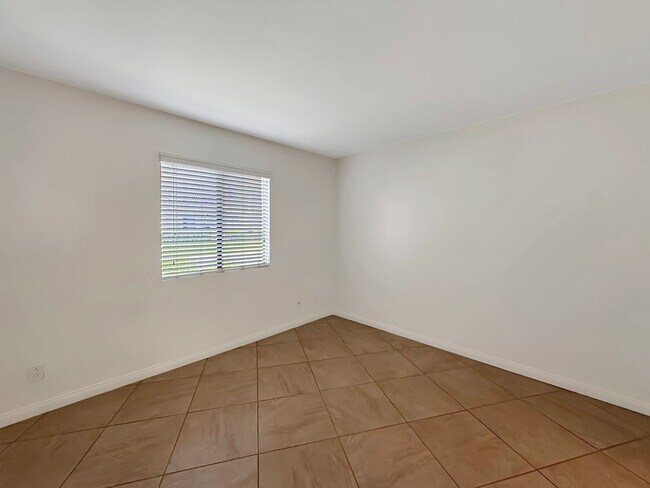 Foto del edificio - Spacious 3BR/2BA Condo in Rancho San Diego...