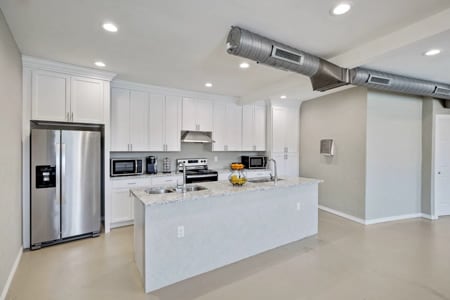 Building Photo - Holiday Hills