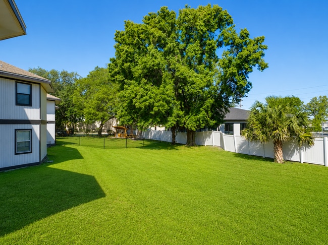 Building Photo - Octagon Apartment Homes