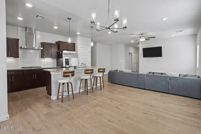 Building Photo - 12677 Viendo Norte Dr