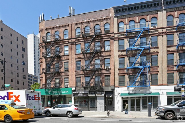 Foto del edificio - 2051 Frederick Douglass Blvd