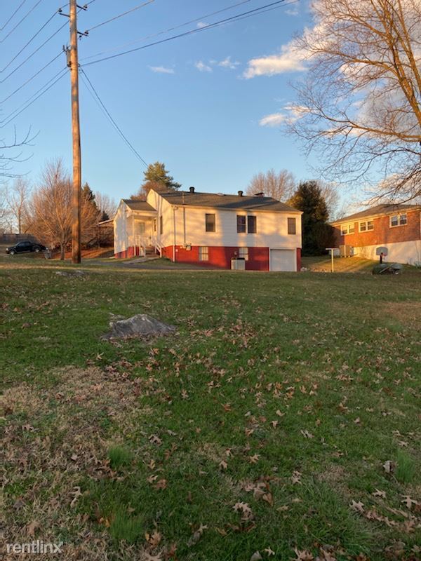 Foto del edificio - 3 br, 1 bath House - 100 Lowry Ln