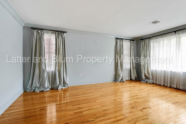 Building Photo - 4271 Vendome Pl