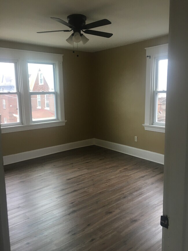 Building Photo - 540 Maple Ave