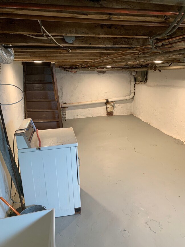 Building Photo - 3296 Tilton St