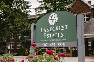 Building Photo - Lakecrest Estates