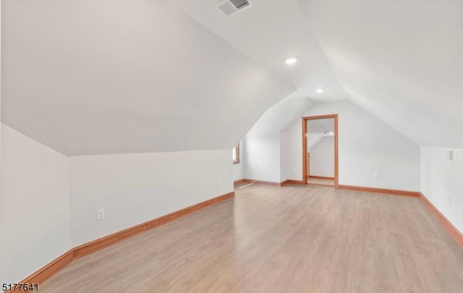 Building Photo - 532 Piaget Ave