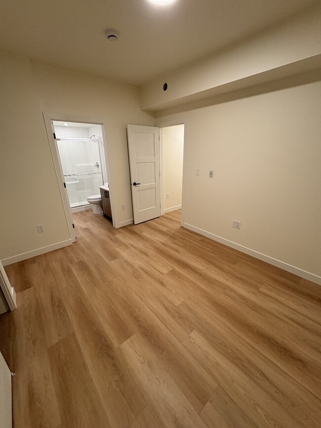 Building Photo - 8615-8108 108 St NW