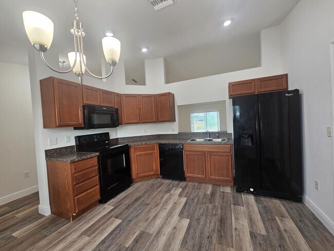 Foto del edificio - 308 Highland Meadows Dr