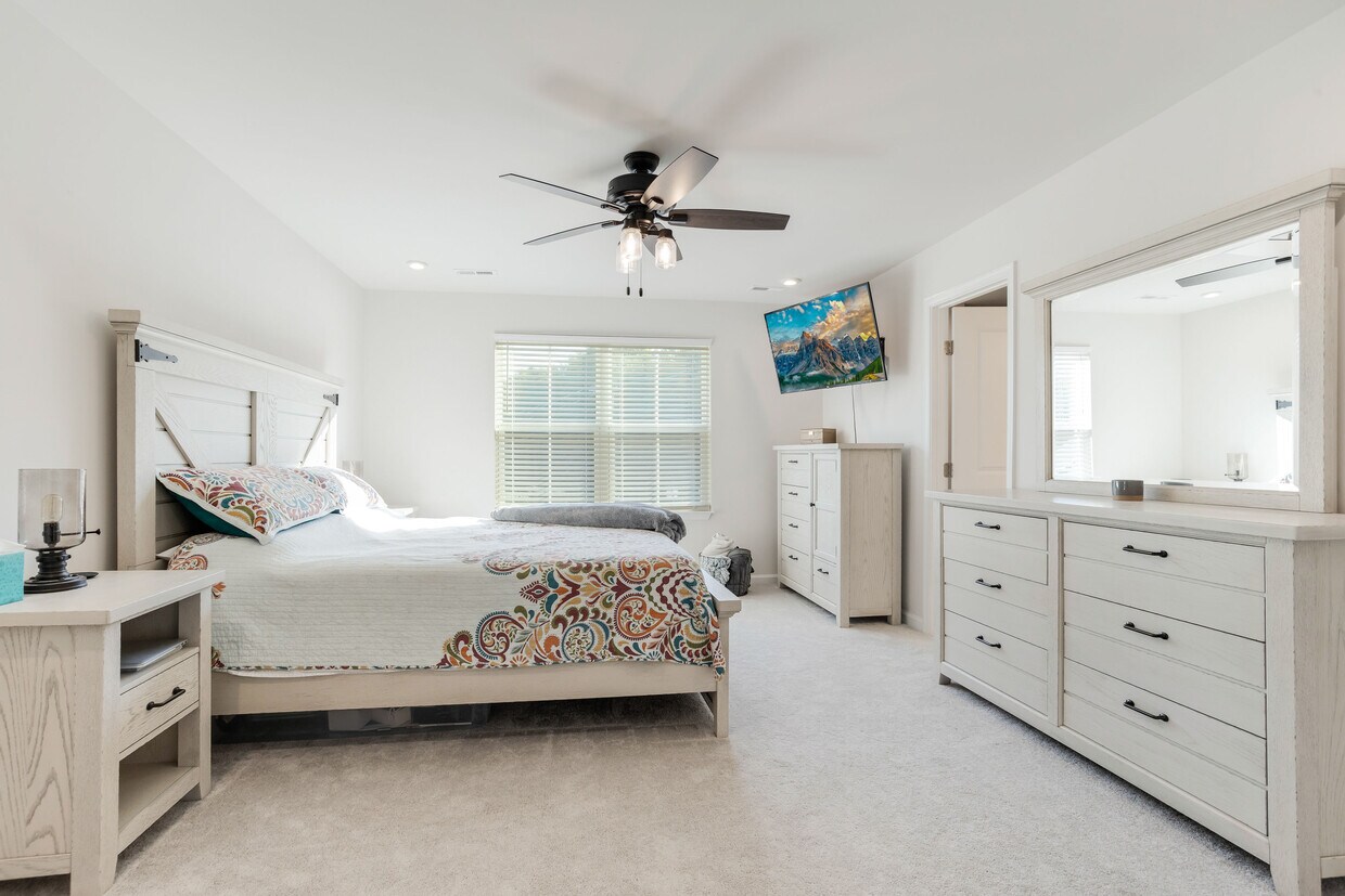 Primary Photo - 532 Huntingdale Pl