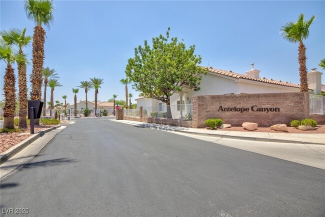 Building Photo - 10022 Catalina Canyon Ave