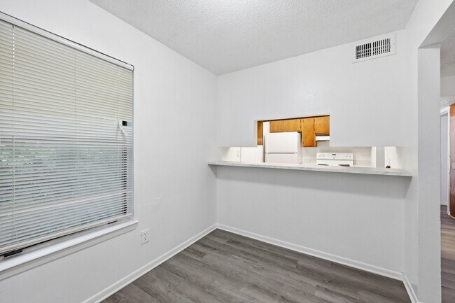 Foto del edificio - 1410 S Elizabeth Ave