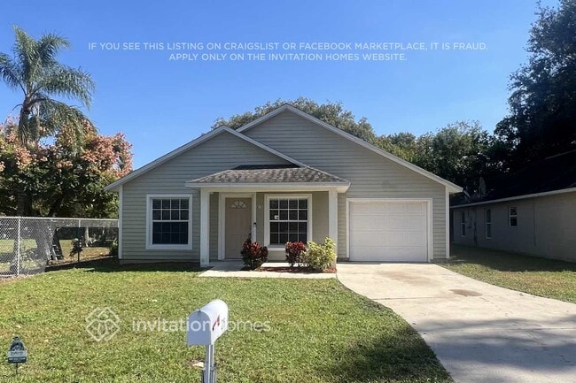 Building Photo - 215 1st St