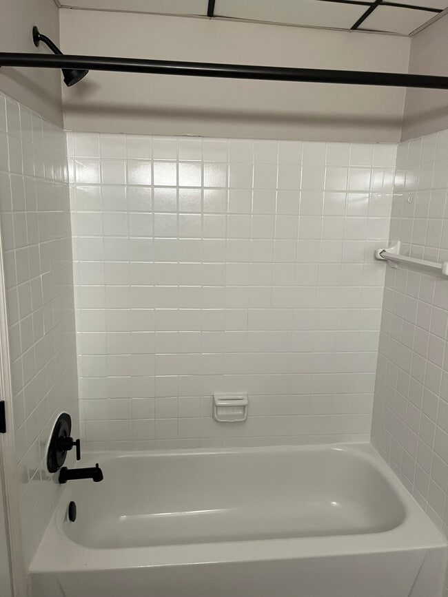 Building Photo - 512 Philmar Ct