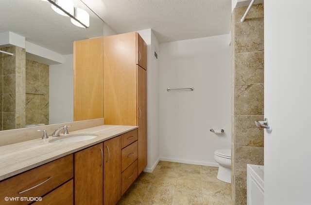 Building Photo - 9725 Woods Dr