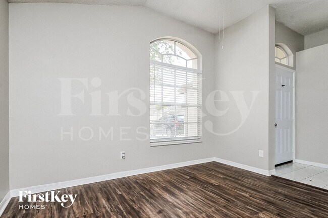 Foto del edificio - 1405 Compton St