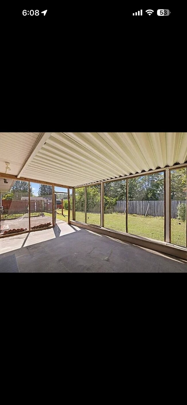 Building Photo - 889 Shady Ln