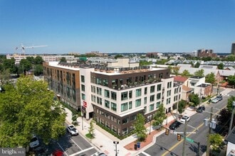 Building Photo - 701 N Henry St
