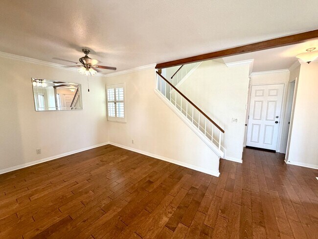 Foto del edificio - Charming Claremont Condo in a Peaceful Community