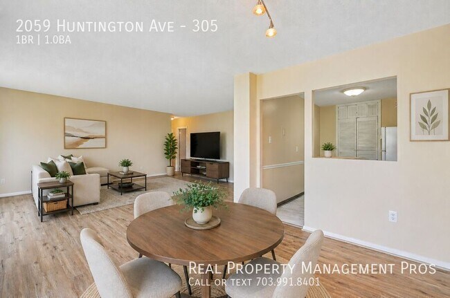 Building Photo - 2059 Huntington Ave