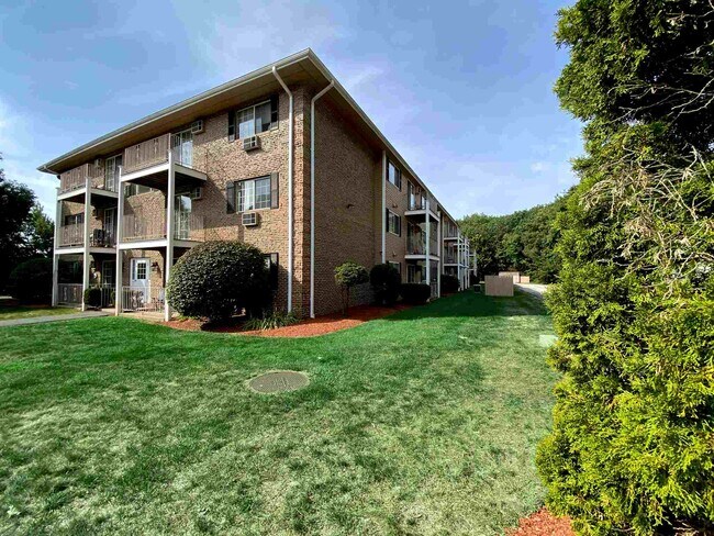 Building Photo - 377 Huse Rd