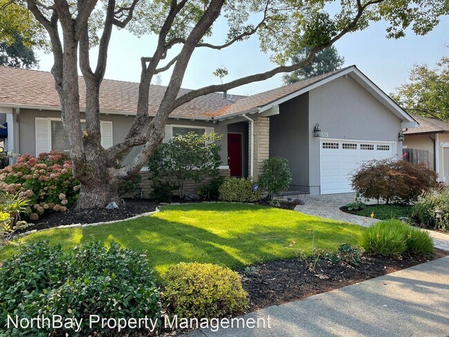 Building Photo - 4 br, 2 bath House - 1639 Mariposa Dr