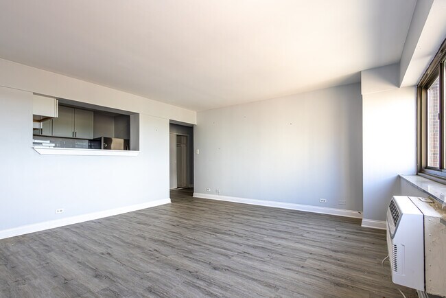 Building Photo - 7337 S South Shore Dr