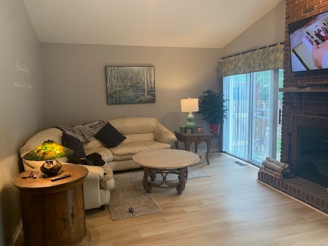 Foto del edificio - 880 Springhill Cir