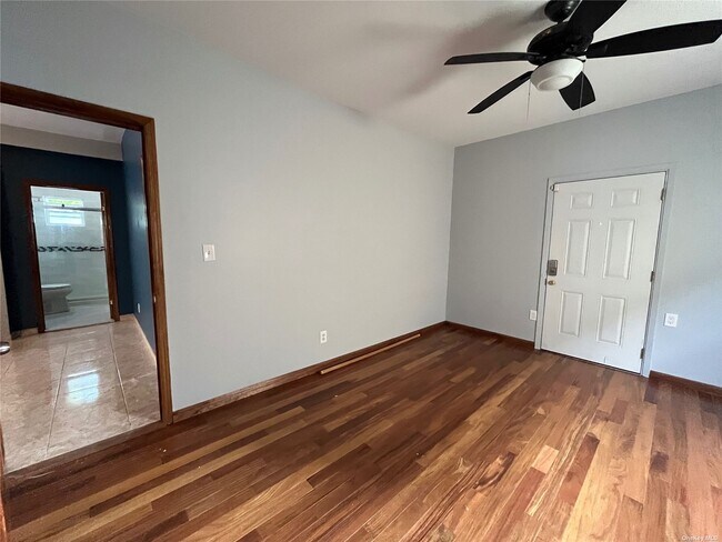 Foto del edificio - 131-24 161st St