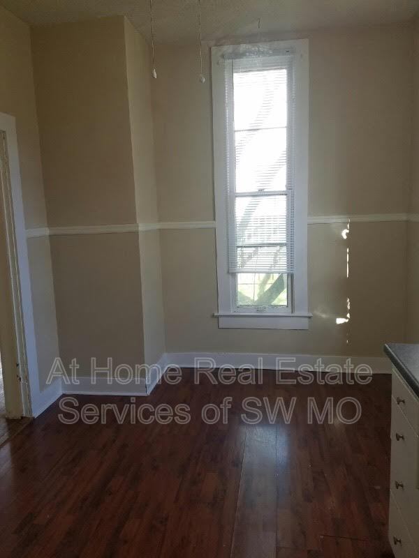 Foto del edificio - 530 W Mt Vernon St
