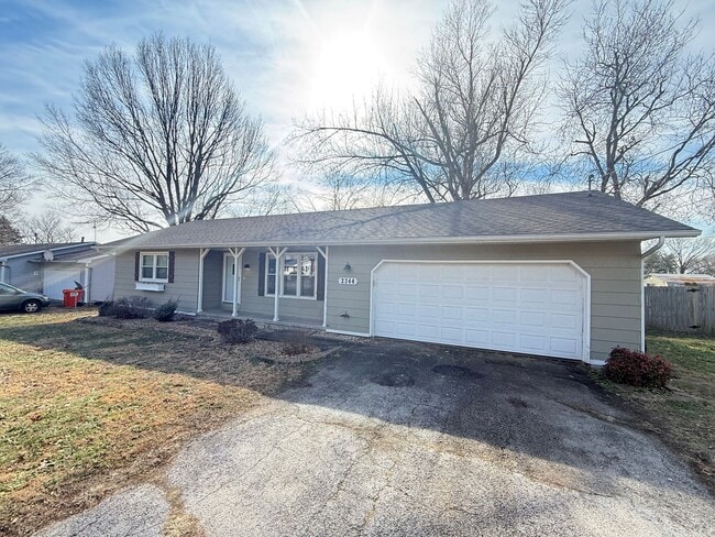 Building Photo - 3 Bed 1 Bath Ozark, MO