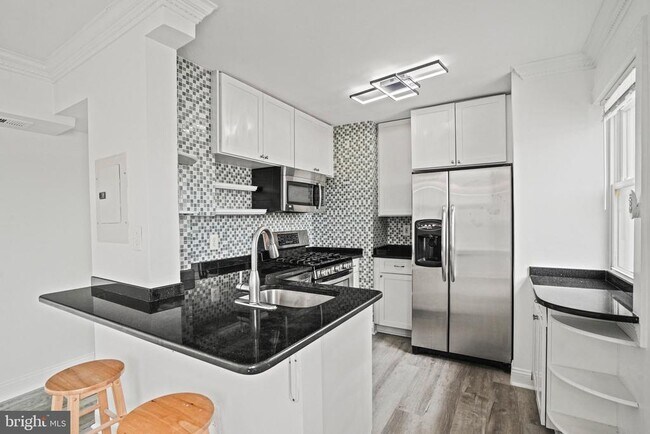 Foto del edificio - 3540 Rock Creek Church Rd NW