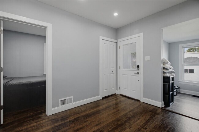 Building Photo - 2430 N Normandy Ave