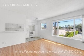 Building Photo - 14106 Delano St