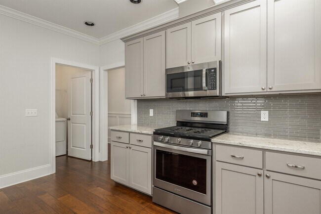 Foto del edificio - 1739 Brush Hill Rd