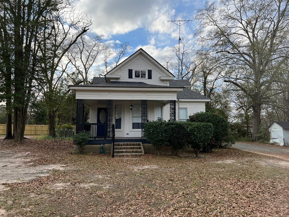 108 S Farmerville St Unit C Upstairs left, Ruston, LA 71270 Apartments