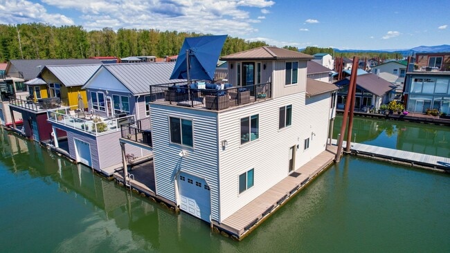 Building Photo - 18525 NE Marine Dr