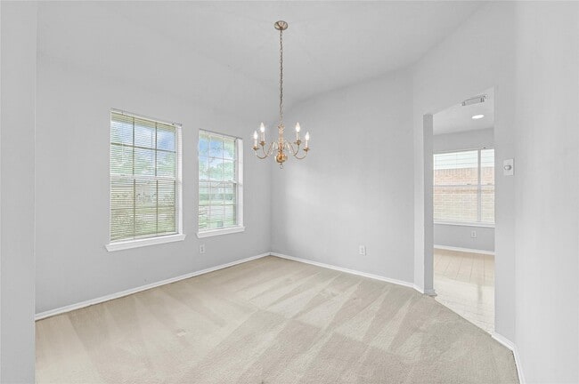 Foto del edificio - 22703 Holly Lake Dr