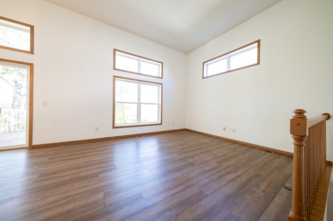 Foto del edificio - 4892 Bluff Heights Trail SE