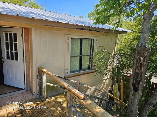 Building Photo - 1016 Real Ln