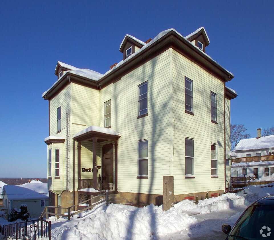 272 June St, Fall River, MA 02720 272 June St Fall River, MA