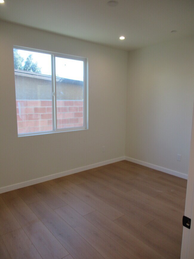 Foto del edificio - 9620 Belmont St
