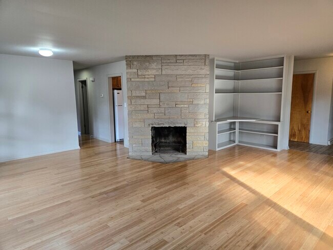 Foto del edificio - 448 Hubbard Ave