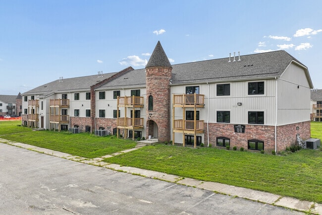 Building Photo - Maison Hills